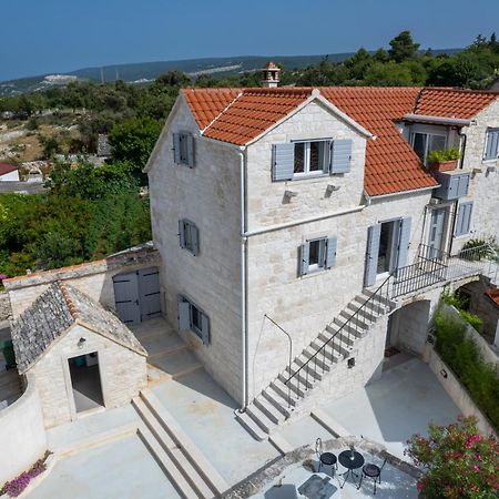 Villa Komelo Škrip 외부 사진