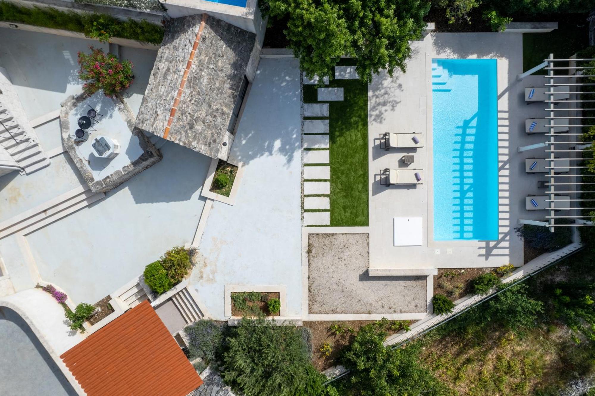 Villa Komelo Škrip 외부 사진