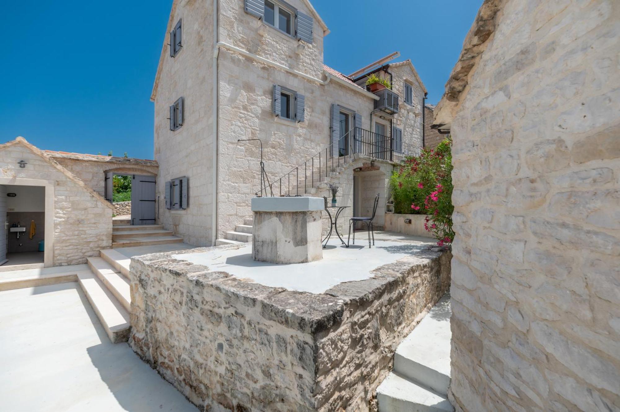 Villa Komelo Škrip 외부 사진