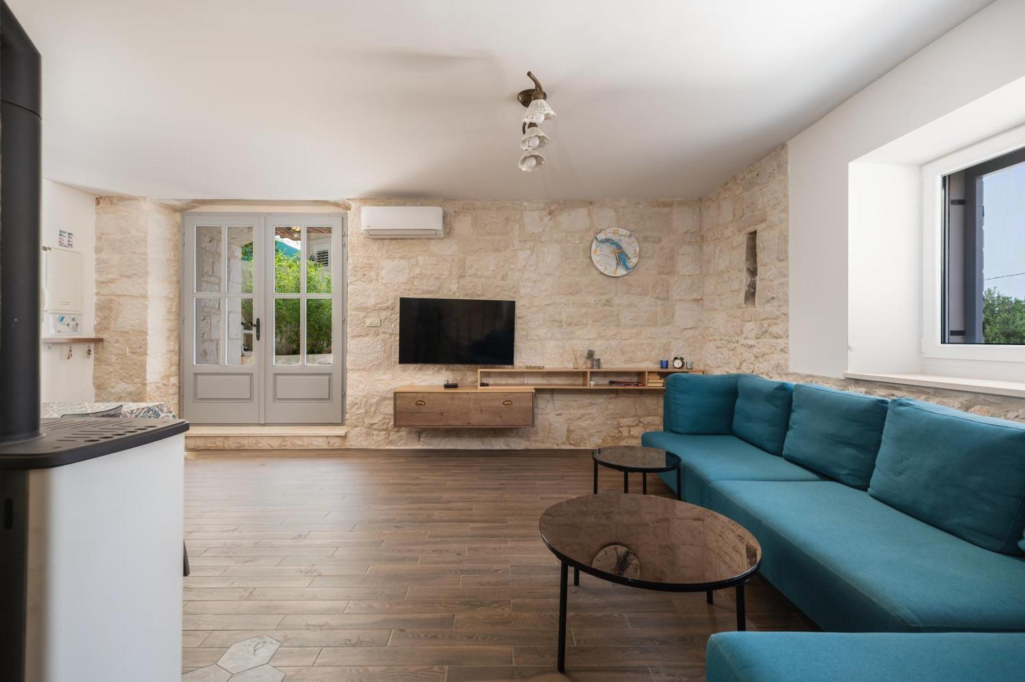Villa Komelo Škrip 외부 사진