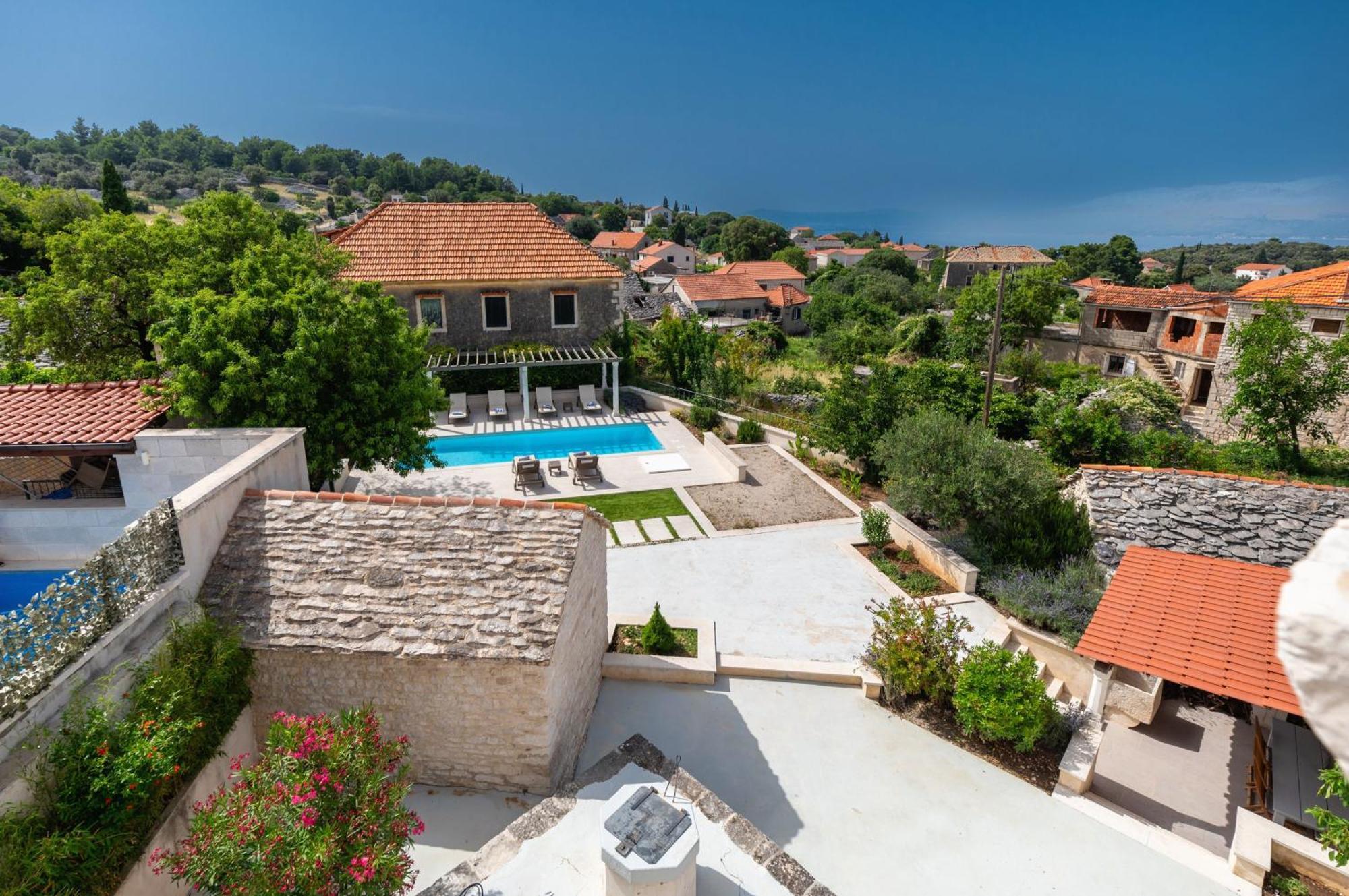 Villa Komelo Škrip 외부 사진